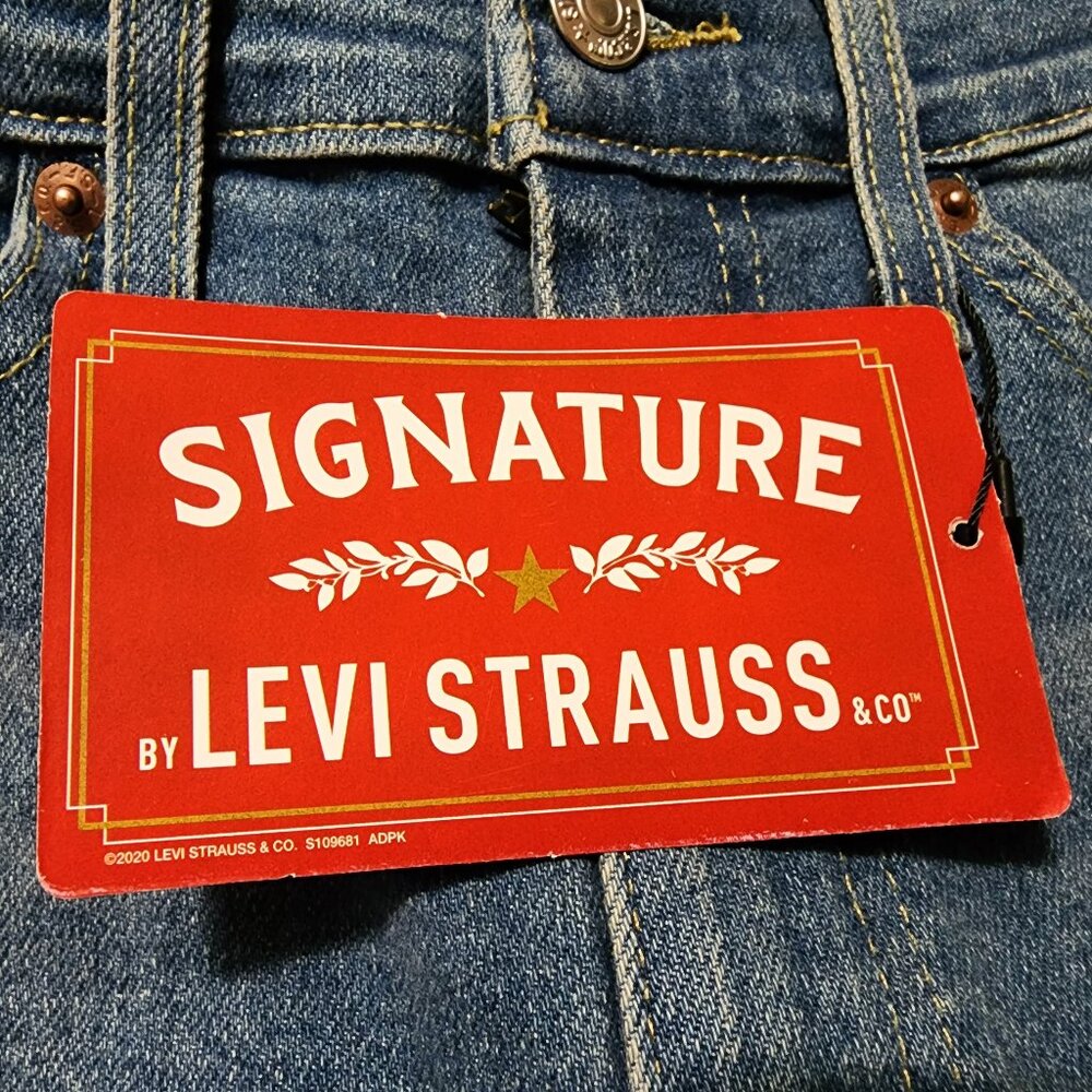 Signature by Levi Strauss Womens Heritage High Rise Straight Super Stretch Denim - Picture 2 of 10